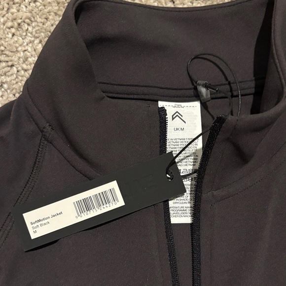 NWT Oner active soft motion soft black full length Jacket - Picture 3 of 3